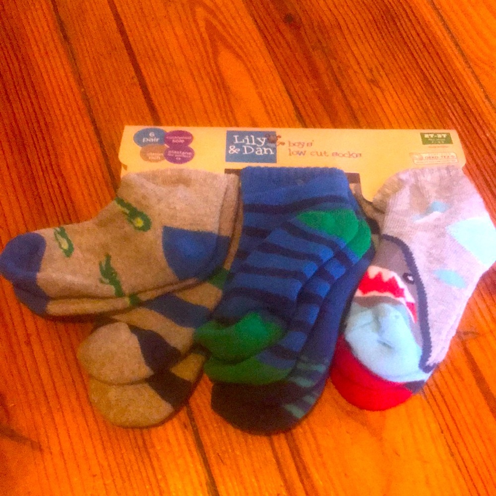 NWT boys’ 2T-3T low cut socks